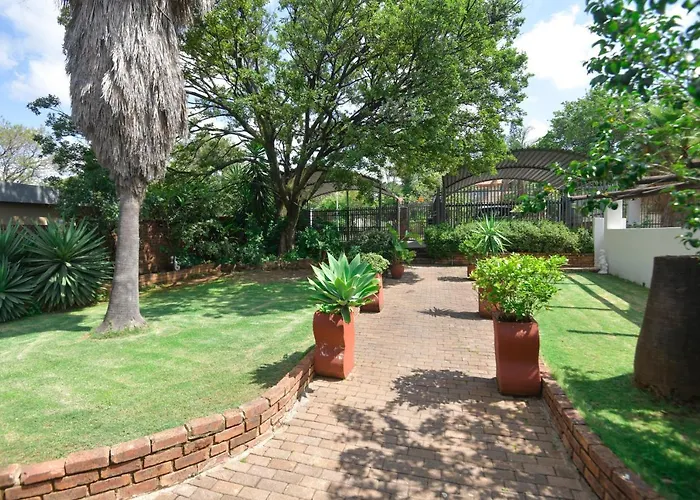 Spacious Menlyn MaineVilla